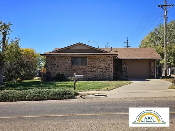 1903 Fleming St, Garden City, KS 67846