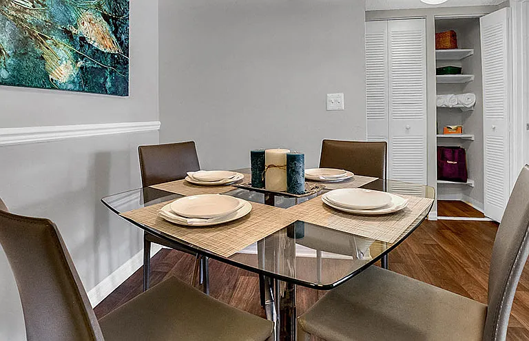 Courtney Cove Apartment Homes — Photo 8
