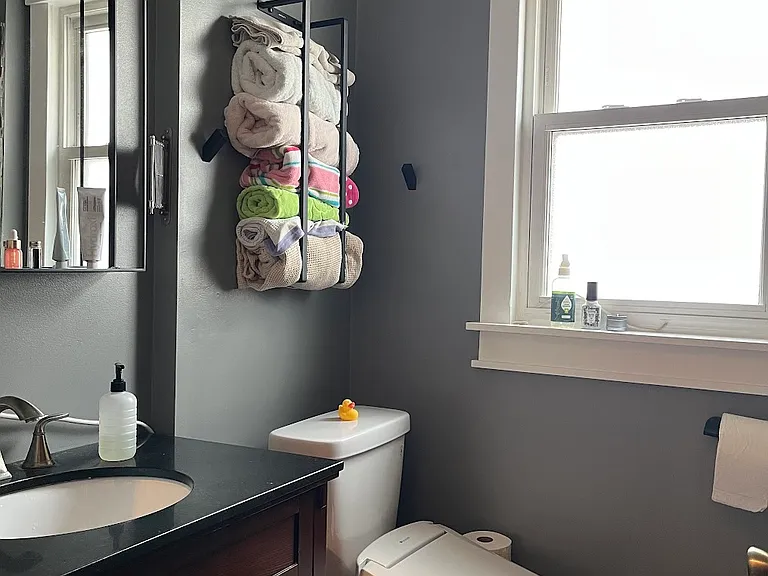 577 Laprairie St — Photo 11