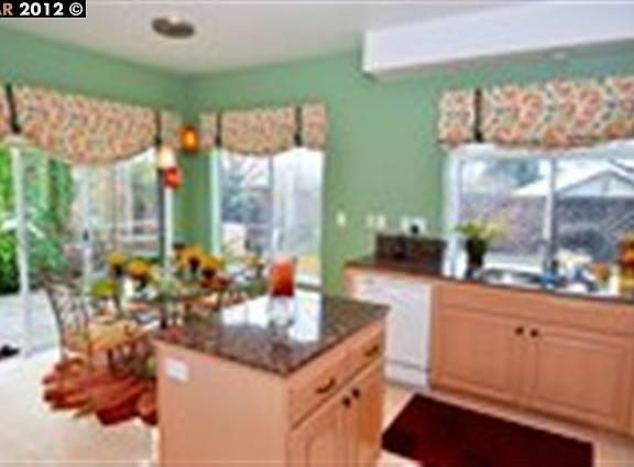 5th image of 262 Promenade Ln