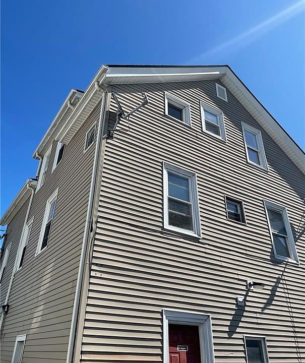 2nd image of 294 Branch Ave Unit 2
