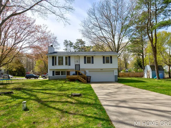 17160 5th St, Holland, MI 49424