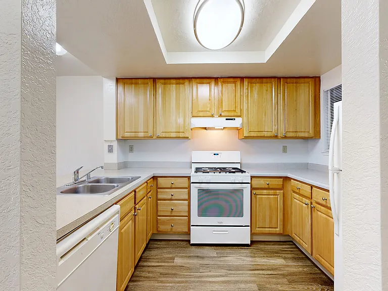 Pointe at Harden Ranch — Photo 40