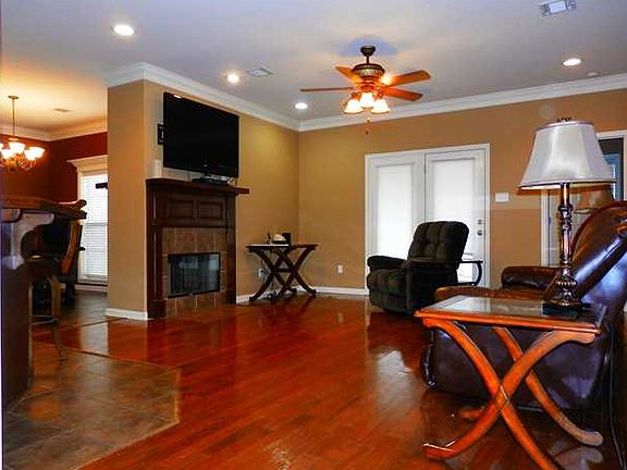 3rd image of 304 Quiet Meadows Cir