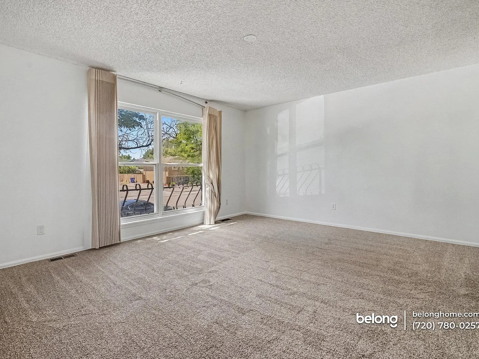 5 bed, 2.0 bath, 1650 sqft, $2,995 — Photo 2