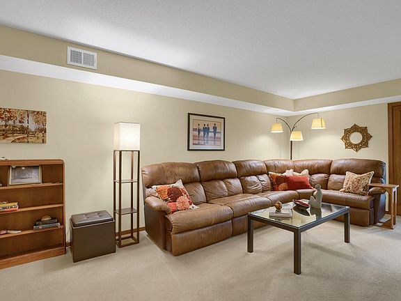 4th image of 6861 Langford Dr