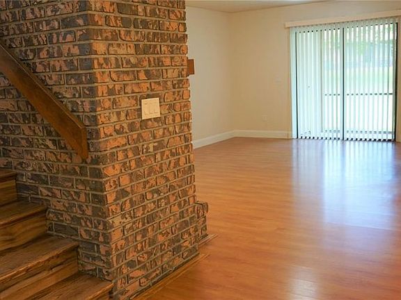 5th image of 104 Carli Ct #2C