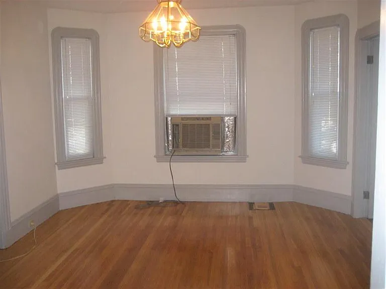 22 Windom St — Photo 13