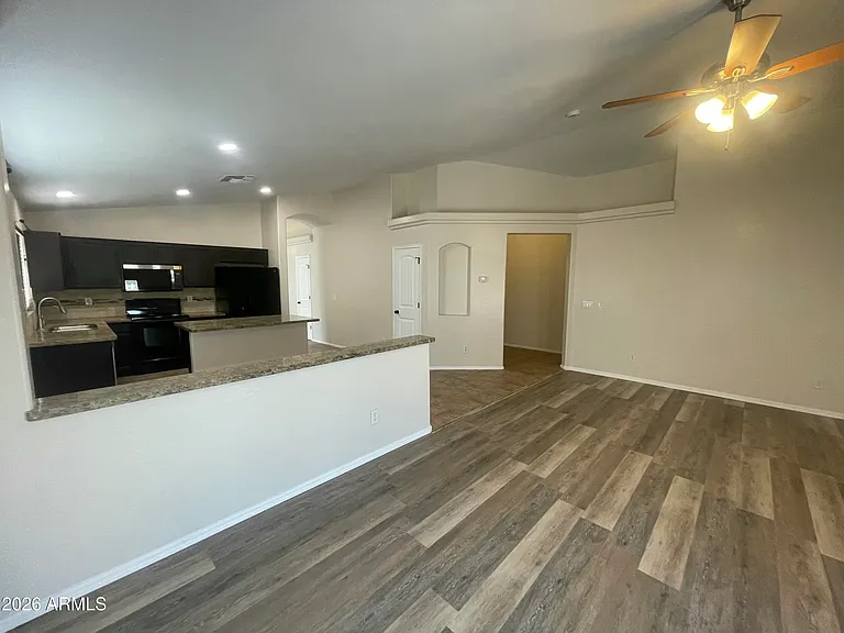 24403 N Oasis Blvd — Photo 11