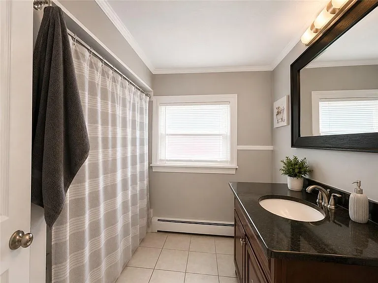 31 Foster St — Photo 8