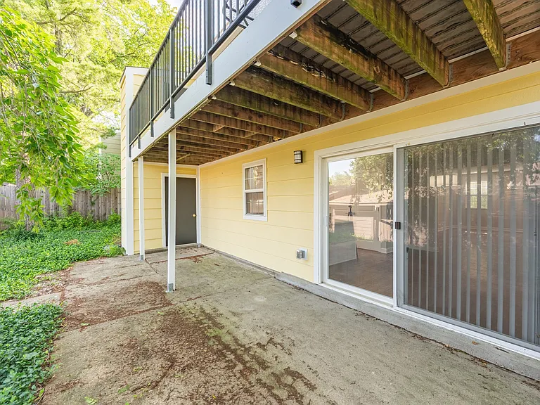 Indian Creek Apartments and Townhomes — Photo 113