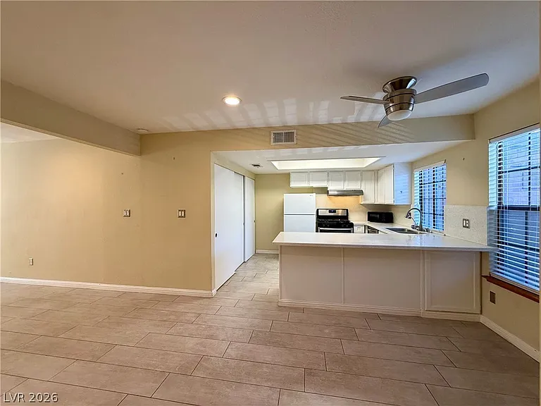 5923 Laredo St — Photo 8