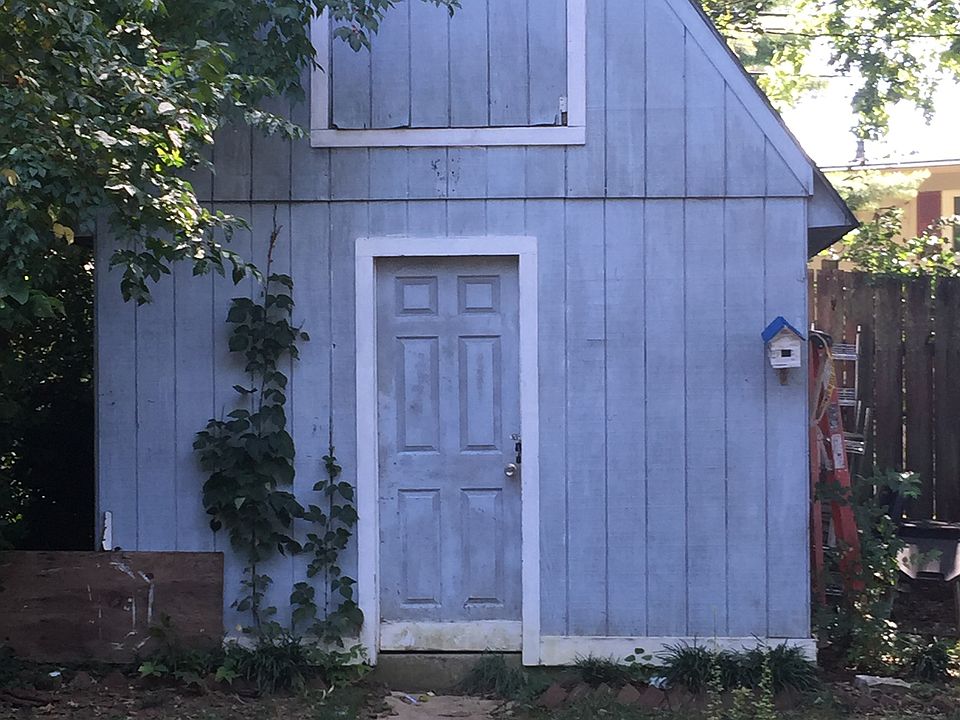 2nd image of 1885 Courtland Dr