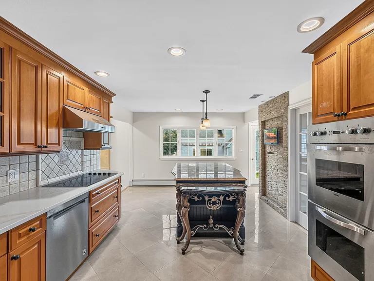280 Ash St — Photo 8