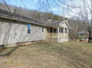 366 Hughes Branch Rd, Cannon, KY 40923