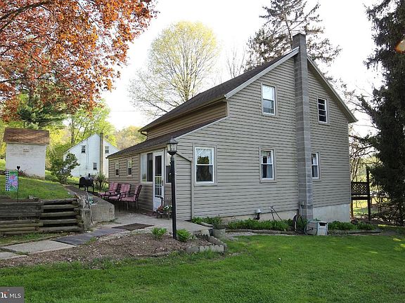 2nd image of 10 Circle Dr