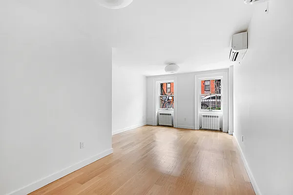 Rented by Compass | media 9