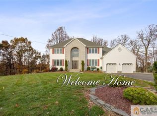 22 Oak Hill Dr, Monroe Township, NJ 08831