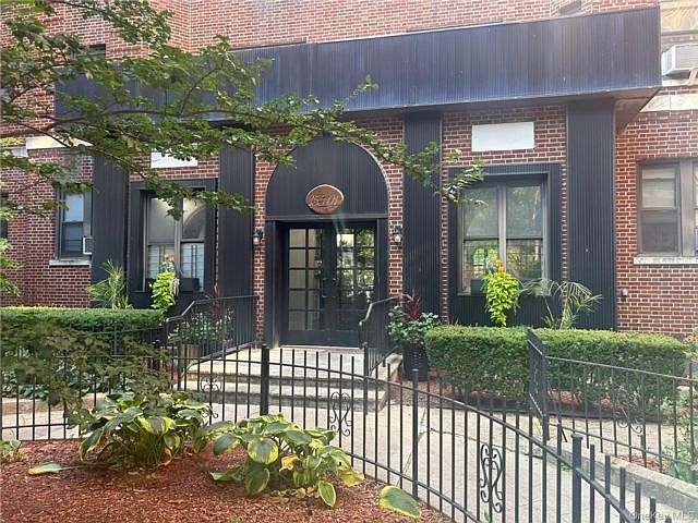 1st image of 15501 90th Ave APT 3M