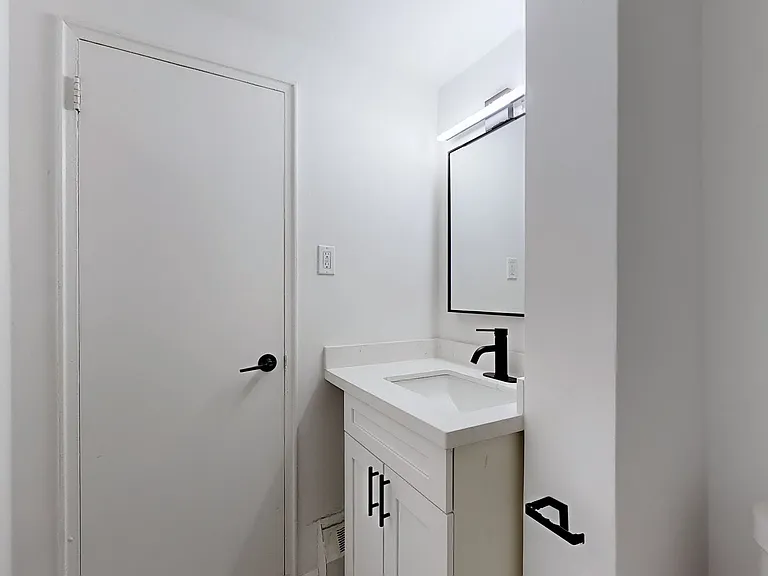675 Martin Grove Rd — Photo 31
