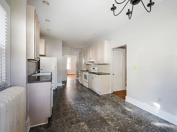 2nd image of 17 W Princeton Cir