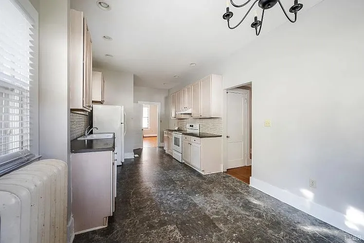 17 W Princeton Cir — Photo 2