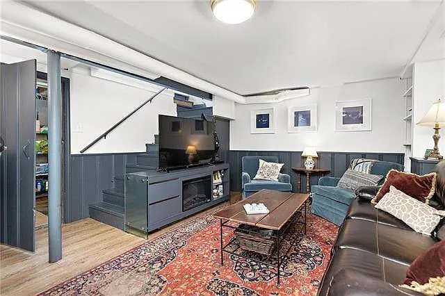 5217 W 72nd St — Photo 25