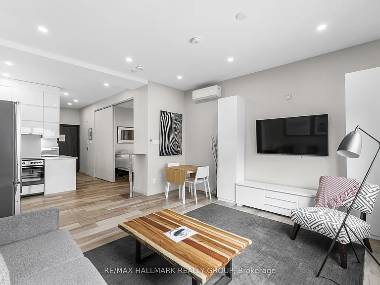 201 Maclaren St #2 — Photo 8