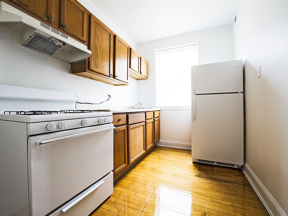 5732 W Washington Blvd Apartments Chicago Kitchen_01
