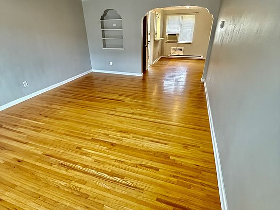 3rd image of 3620 Douglas Rd #1
