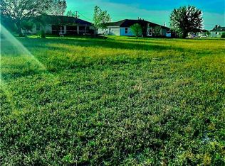 1216 NE 20th Ave, Cape Coral, FL 33909