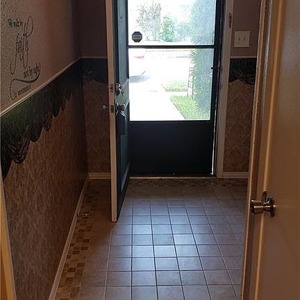 4th image of 2937 River Bend Ct