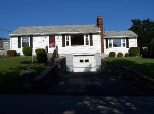 94 Long Meadow Rd, Portsmouth, RI 02871