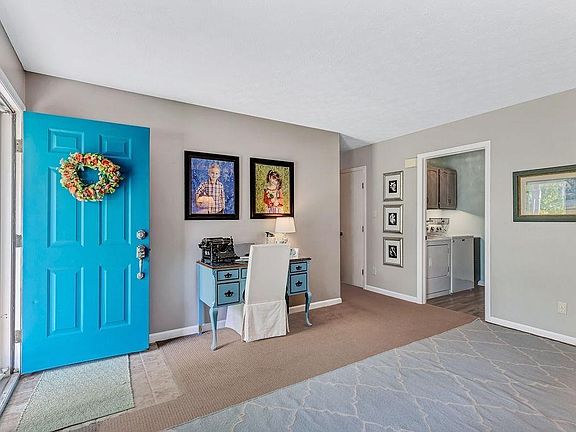 4th image of 282 Bernard Dr