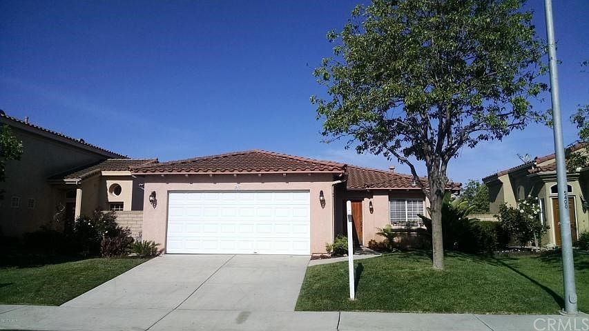 1st image of 2033 S Pinnacle Dr
