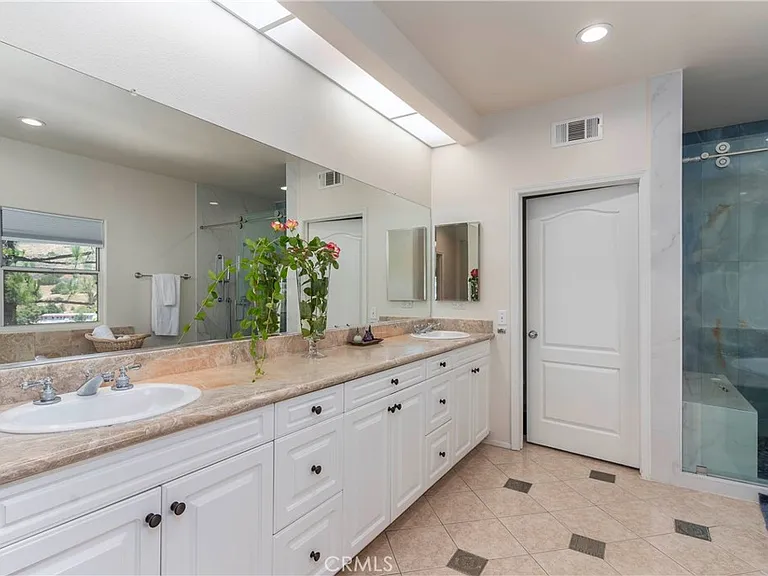 7371 Westcliff Dr — Photo 27