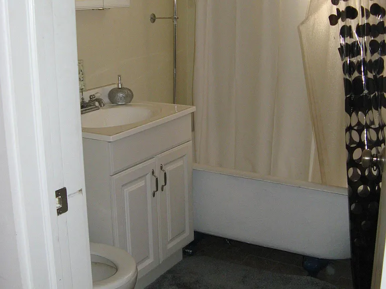 3044 N Southport Ave #1 — Photo 13