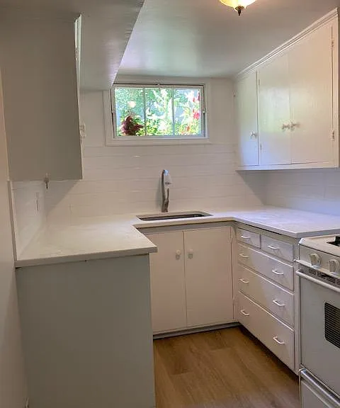 511 S Loomis Ave — Photo 3