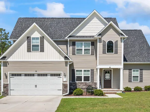 310 Vintage Ct, Hubert, NC 28539