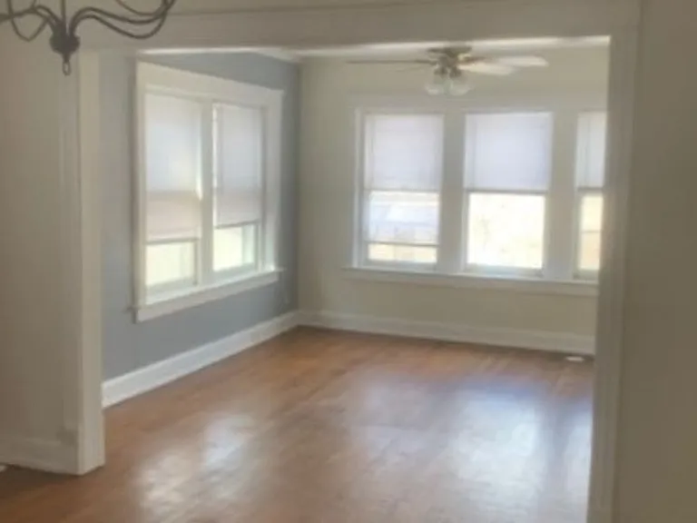 Valentine Place Apartments — Photo 71