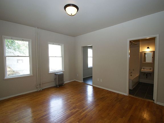 3rd image of 629 St Helens Ave APT 2B