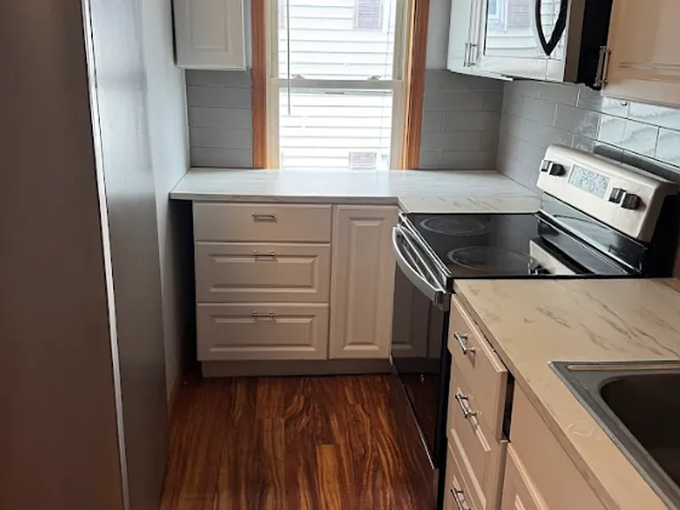 46 Pitman St — Photo 17