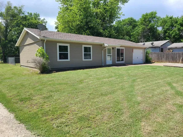 209 E 6th St, Burden, KS 67019