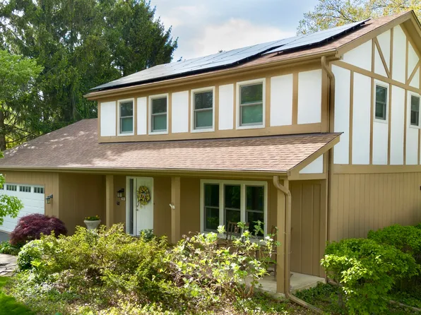 585 Apache Dr, Batavia, IL 60510