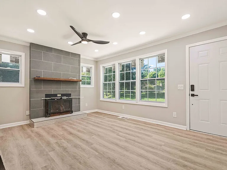 8388 Buck Creek Rd — Photo 2