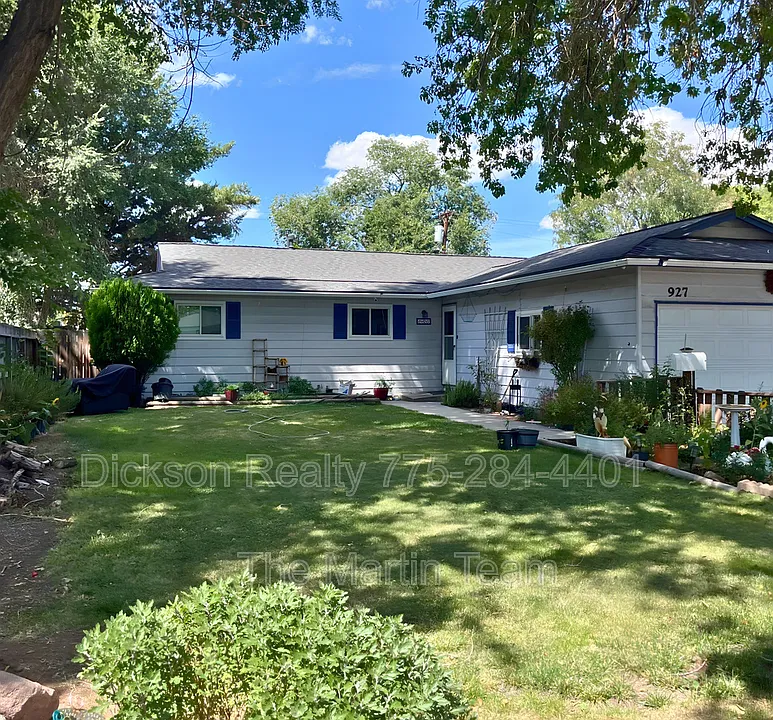 927 Stanford Way