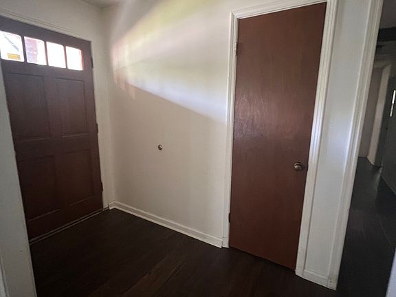 3rd image of 6570 Jones Rd S