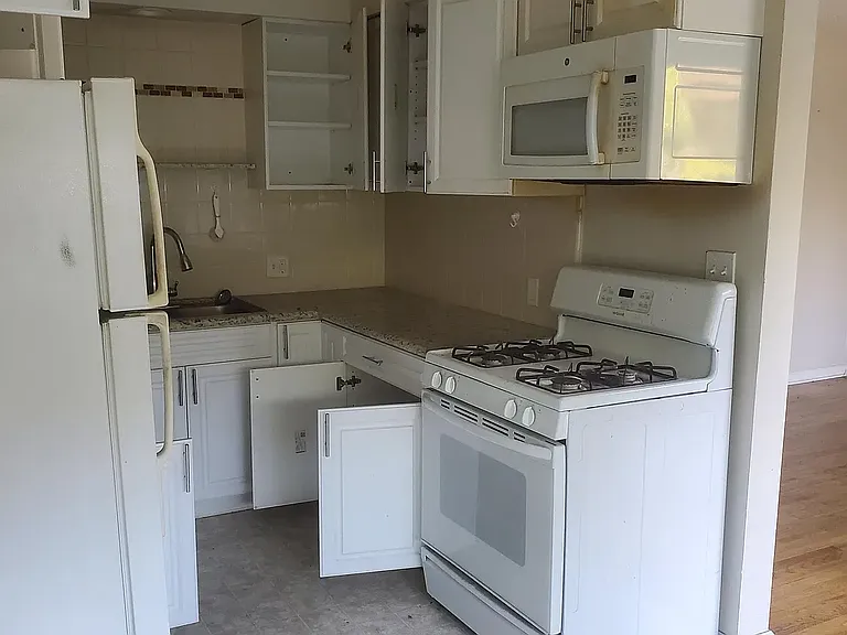 100 S Grand Oaks Ave #3A — Photo 5