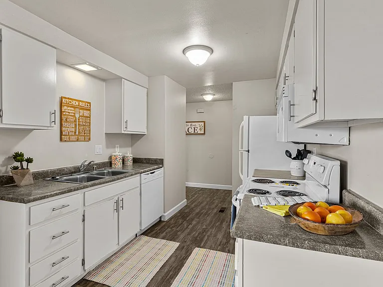 Irving Place Apartments — Photo 69