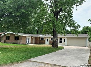 2302 El Rhea Dr, Seguin, TX 78155